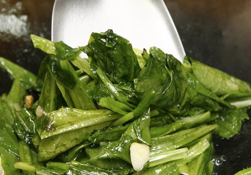 青菜怎么炒不会黄好吃又好看