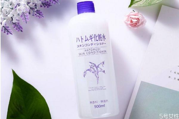 爽肤水乳液哪个牌子好 爽肤水和乳液正确用法