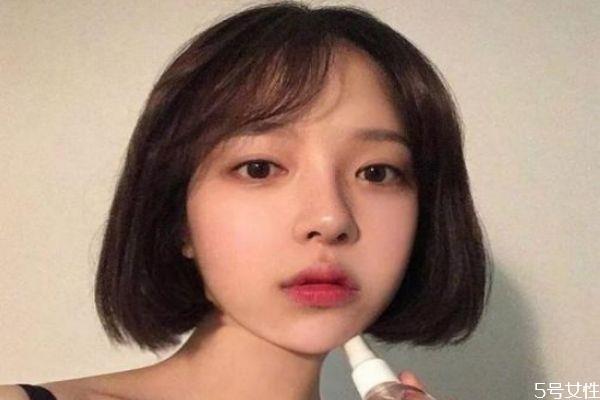 染黑发后越洗越黄吗 染黑发对身体有害吗