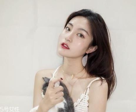 睡眠面膜能涂在眼睛周围吗 睡眠面膜的使用误区