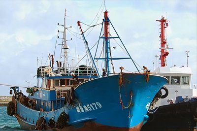 ​12年前日方军舰越界，中国渔船英勇撞击，将日本海军尊严撞个稀碎