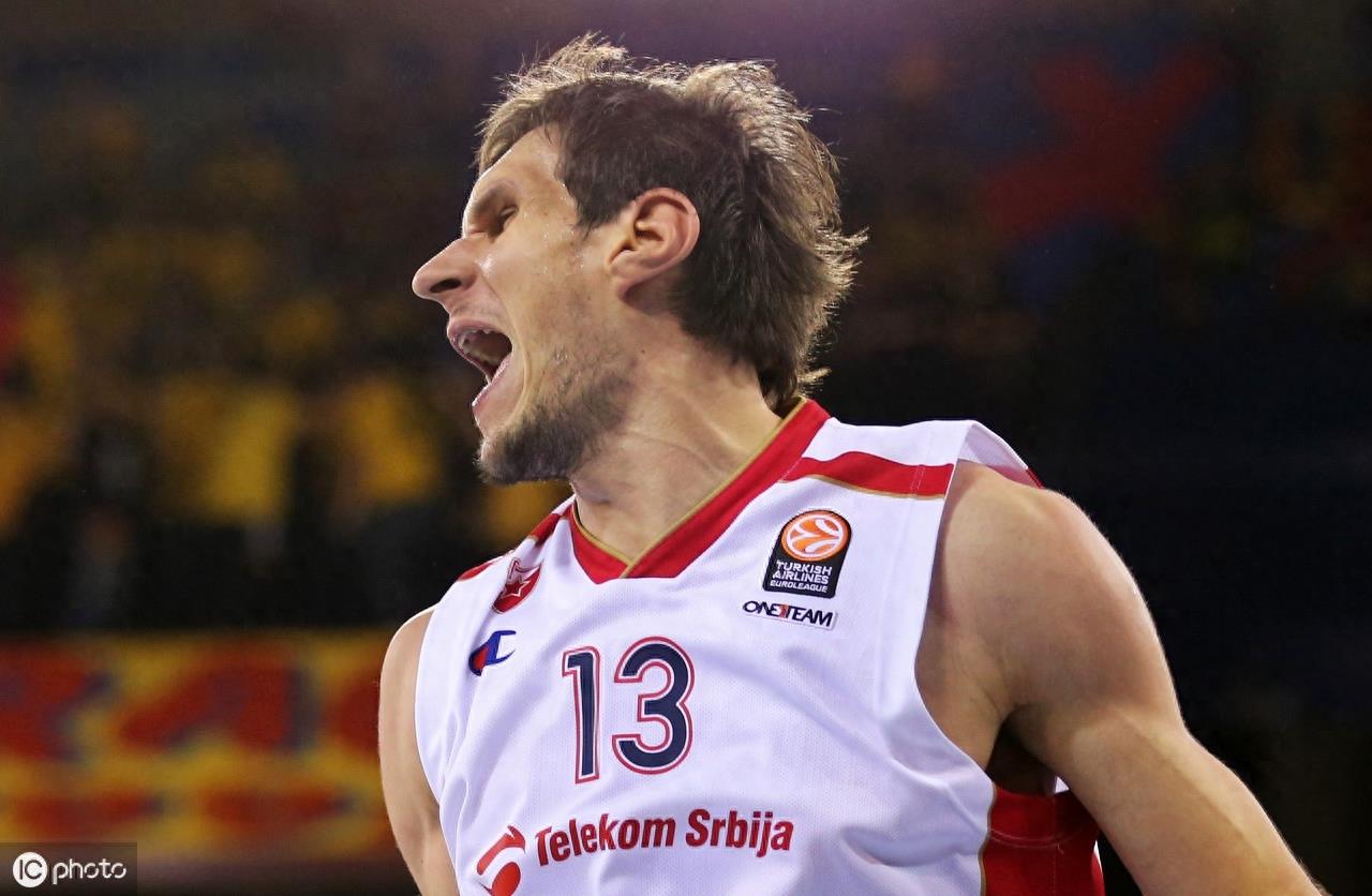 博班·马扬诺维奇（Boban Marjanovic）