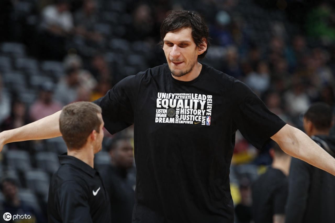 博班·马扬诺维奇（Boban Marjanovic）