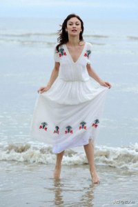 ​海边邦女郎，乌克兰演员欧嘉·柯瑞兰寇
