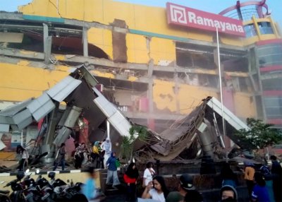 ​印尼发生7.7级地震并引发大规模海啸 已造成48人死亡