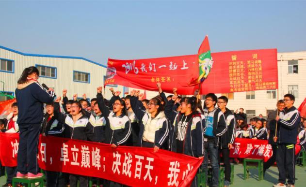当年高考749分，离满分仅差一分的“高考状元”，如今怎样了？
