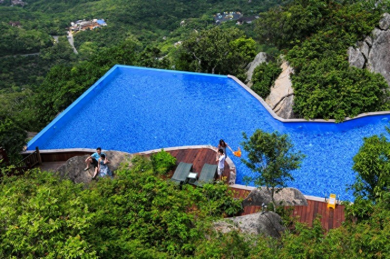 亚龙湾热带天堂森林公园，海南省第一座滨海山地生态观光森林公园