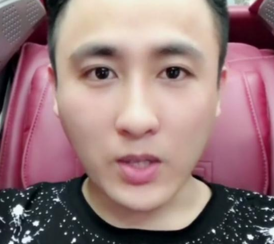 散打哥耳鸣重金寻医要闭关休息2个月 散打哥为什么耳鸣