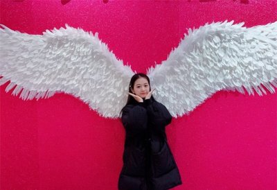 快手小小如真实身份是什么 被一些网友质疑有炒作的嫌疑