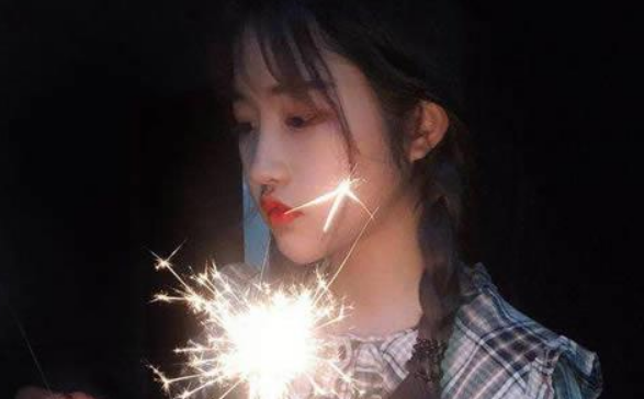 次惑小仙女怎么了 次惑小仙女直播控诉父母逼婚