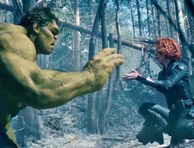 复联浩克黑寡妇在一起了吗