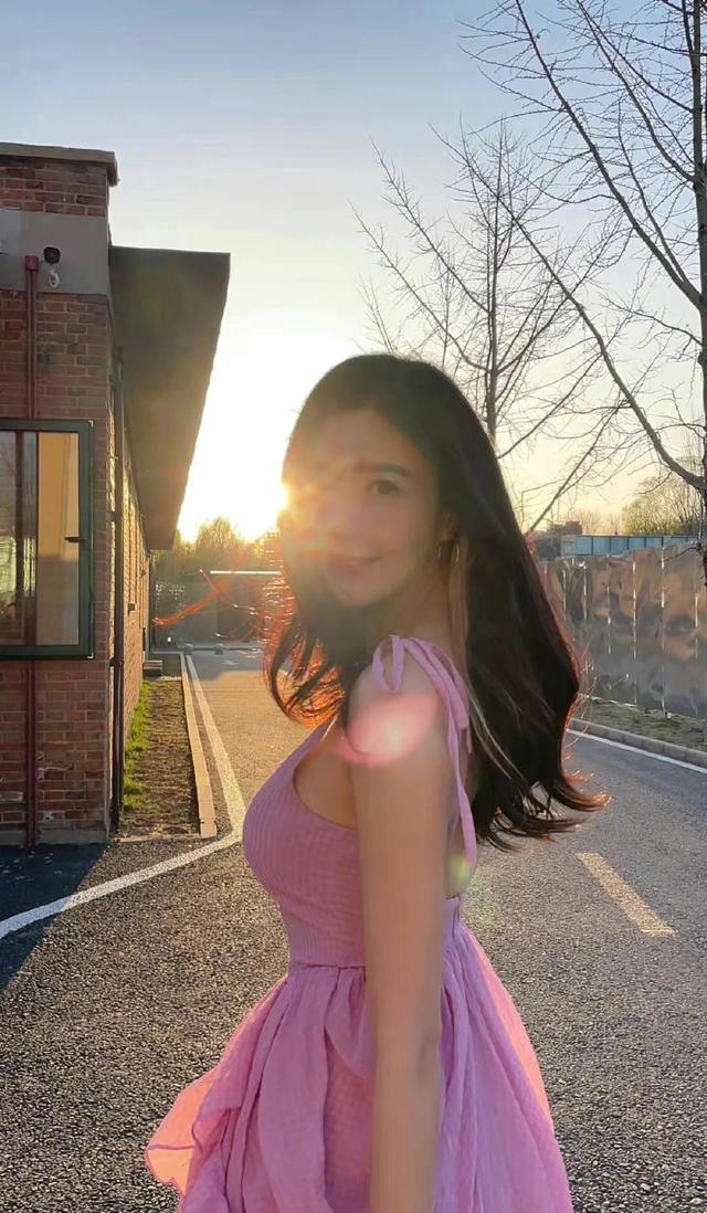 周韦彤普通话(周韦彤图片) 周韦彤 普通话 第1张