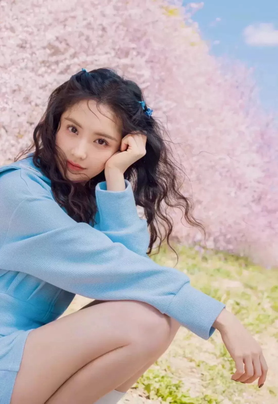 硬糖少女303王艺瑾春日浪漫限定写真掉落