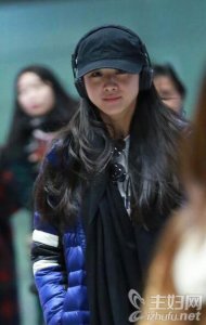 ​汤唯宣布怀孕近照曝光 孕肚不明显笑容幸福