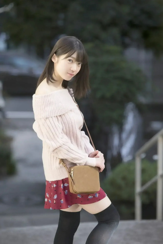 霓虹国绝对领域美女歌手-山岸理子