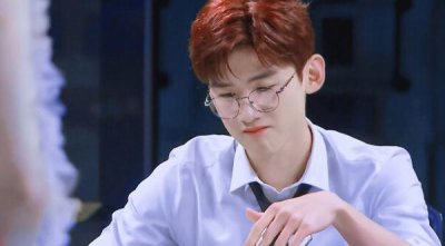 白敬亭公开恋情女朋友 大学时曾经谈过一段恋爱