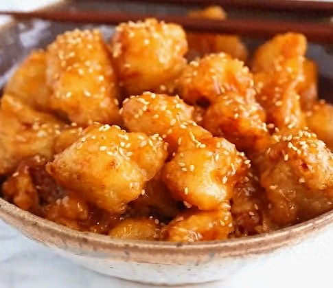 手残也能做蜜汁芝麻鸡块，只要1种酱，孩子不爱吃鸡肉都吃掉半盆