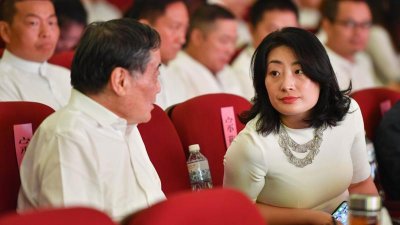 ​简单的农夫山泉，复杂的娃哈哈