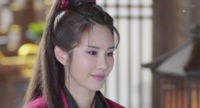 柳青妍柳青芜是同一个人吗?她们中的一个居然和莫若菲有感情纠葛