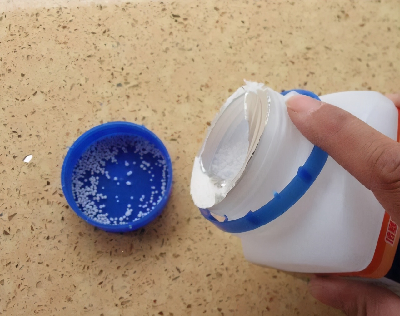 坐便堵了怎么办(分享疏通马桶的3个方法)