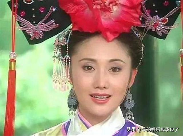 54岁“令妃”赵丽娟,低调与大学教授结婚,如今一家三口幸福不已