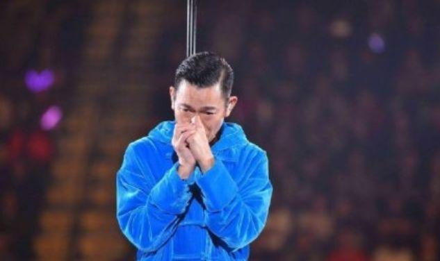 刘德华将以个人名义补偿歌迷，网友：能红一辈子，不是没有原因的