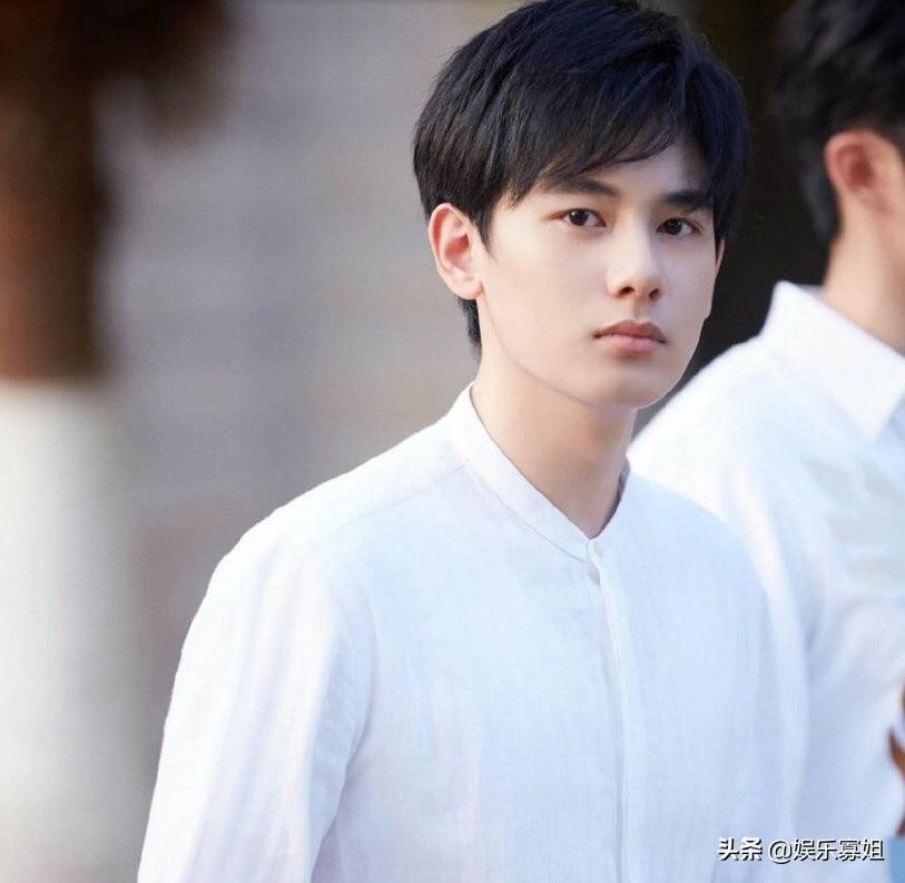 胡先煦发长文告别中戏,网友感叹胡先煦大学四年变化好大