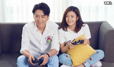 ​陈妍希低调探班陈晓，两人力破婚变的谣言简直太甜了！