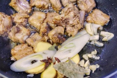 ​红烧排骨有点腥怎么办 这样处理它