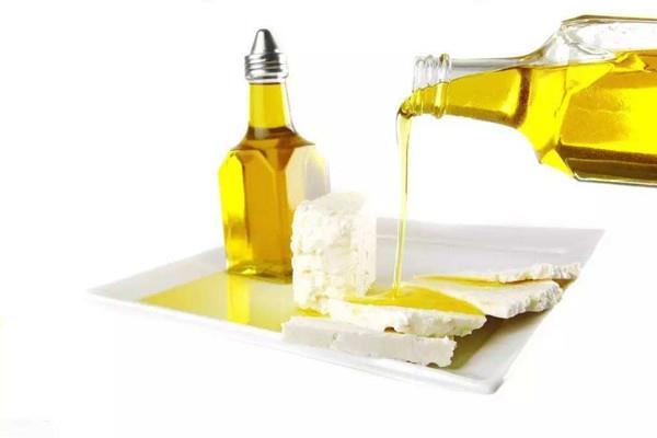 花生油生榨好还是熟榨好 花生油有沉淀物还能吃吗 花生油生榨好还是熟榨好 花生油有沉淀物还能吃吗