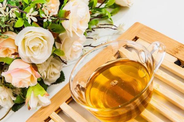 花生油生榨好还是熟榨好 花生油有沉淀物还能吃吗 花生油生榨好还是熟榨好 花生油有沉淀物还能吃吗