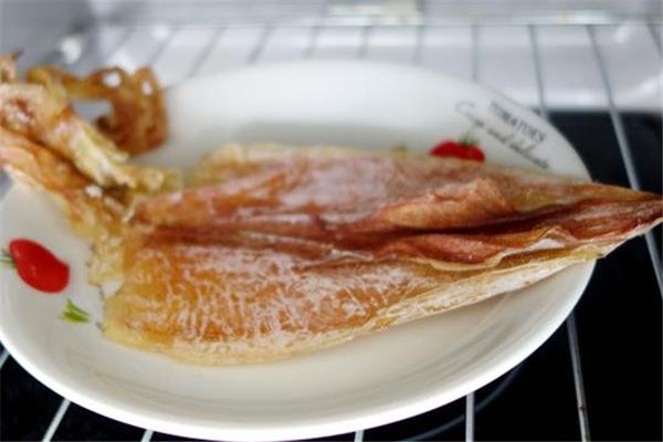 鱿鱼干上面那层白色的是什么 白色粉末的由来 鱿鱼干上面那层白色的是什么 白色粉末的由来