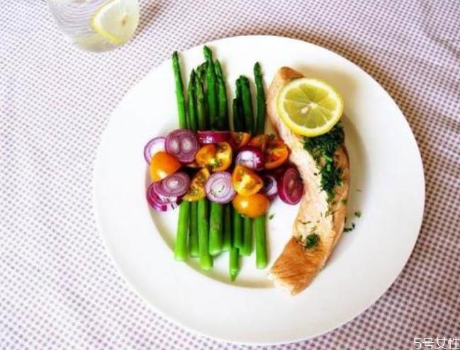 一周低碳水减肥食谱 一周低碳水减肥食谱