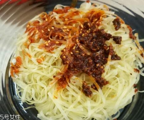 阿宽重庆小面食用方法 和方便面一样吃 阿宽重庆小面食用方法 和方便面一样吃