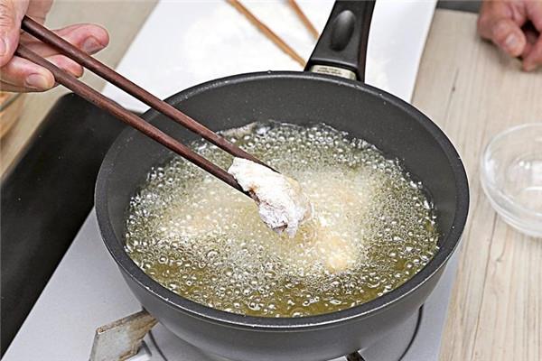 照烧鸡肉饭的做法 色泽诱人滋味万千 照烧鸡肉饭的做法 色泽诱人滋味万千