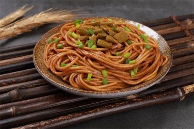 热干面吃多了会怎么样 热干面用什么温度的水煮