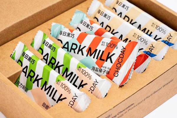 每日黑巧黑巧克力可以晚上吃吗 每日黑巧黑巧克力能缓解低血糖吗 每日黑巧黑巧克力可以晚上吃吗 每日黑巧黑巧克力能缓解低血糖吗