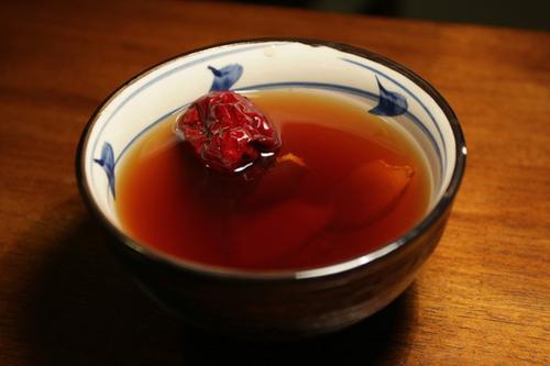 姜汤为什么不建议放白糖 姜汤怎么煮能驱寒 姜汤为什么不建议放白糖 姜汤怎么煮能驱寒