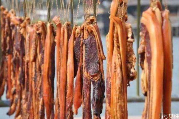 腌制腊肉怎么做好吃 腌制腊肉放盐的比例是多少 腌制腊肉怎么做好吃 腌制腊肉放盐的比例是多少