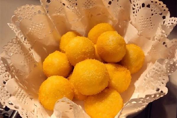 炸汤圆怎么做不会炸裂 炸汤圆要扎孔吗 炸汤圆怎么做不会炸裂 炸汤圆要扎孔吗