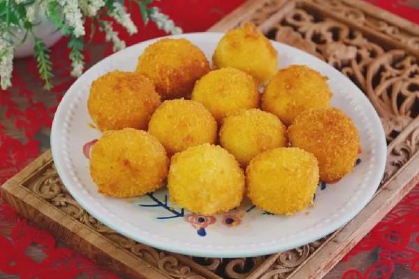 炸汤圆怎么做不会炸裂 炸汤圆要扎孔吗 炸汤圆怎么做不会炸裂 炸汤圆要扎孔吗