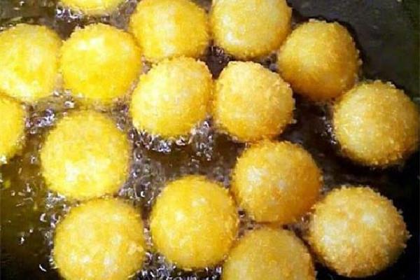 炸汤圆怎么做不会炸裂 炸汤圆要扎孔吗 炸汤圆怎么做不会炸裂 炸汤圆要扎孔吗