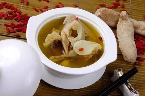 乳鸽汤用不用焯水 乳鸽汤怎么去腥味 乳鸽汤用不用焯水 乳鸽汤怎么去腥味