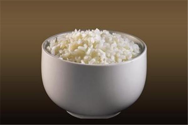 米饭有蛋白质吗 米饭里面含少量的蛋白质 米饭有蛋白质吗 米饭里面含少量的蛋白质