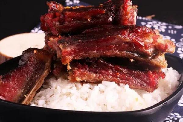 腊排骨用高压锅要压多久 腊排骨用焯水吗 腊排骨用高压锅要压多久 腊排骨用焯水吗