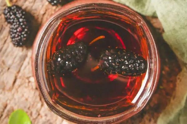 桑葚酒一次喝多少为宜 桑葚酒会醉吗 桑葚酒一次喝多少为宜 桑葚酒会醉吗