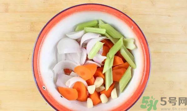 番茄牛腩怎么做好吃?番茄牛腩的正宗做法 番茄牛腩怎么做好吃?番茄牛腩的正宗做法