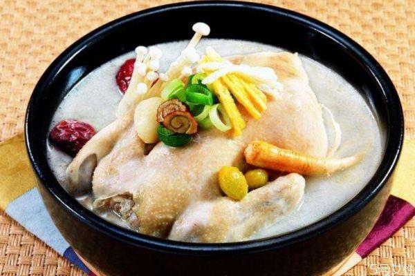 老母鸡炖汤能下奶吗 老母鸡炖汤可以下奶吗 老母鸡炖汤能下奶吗 老母鸡炖汤可以下奶吗