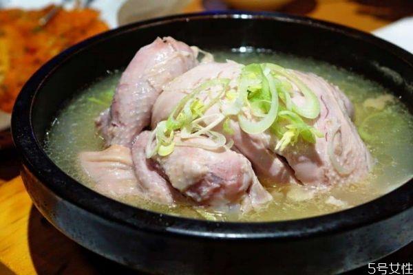 老母鸡炖汤能下奶吗 老母鸡炖汤可以下奶吗 老母鸡炖汤能下奶吗 老母鸡炖汤可以下奶吗