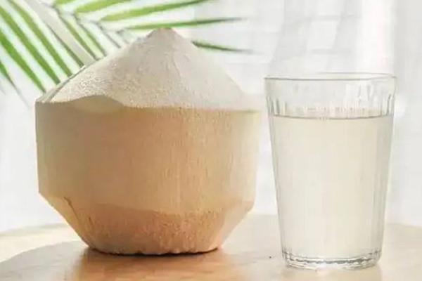 椰青用刀怎么打开 椰青用开椰器怎么打开 椰青用刀怎么打开 椰青用开椰器怎么打开